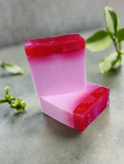 MARSHMALLOW AND RASPBERRY SOAP BAR