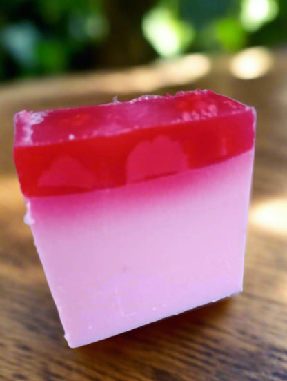 MARSHMALLOW AND RASPBERRY SOAP BAR